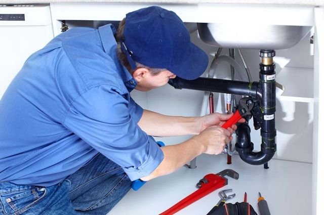 Top 7 Signs You Need an Emergency Plumbing Service Immediately