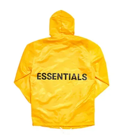 The Timeless Appeal of the Essentials Hoodie and Essentials Trainingspak